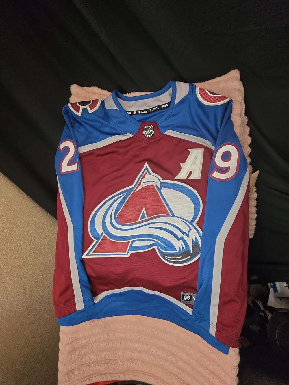 Fanatics Colorado Avalanche MacKinnon Size S Jersey